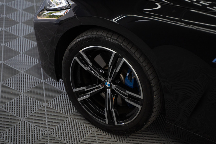 BMW 4 Serie Coupé M440i xDrive High Executive / Adaptive / Pano / 360 / Individual / Stoelverwarming / Memory / Carplay