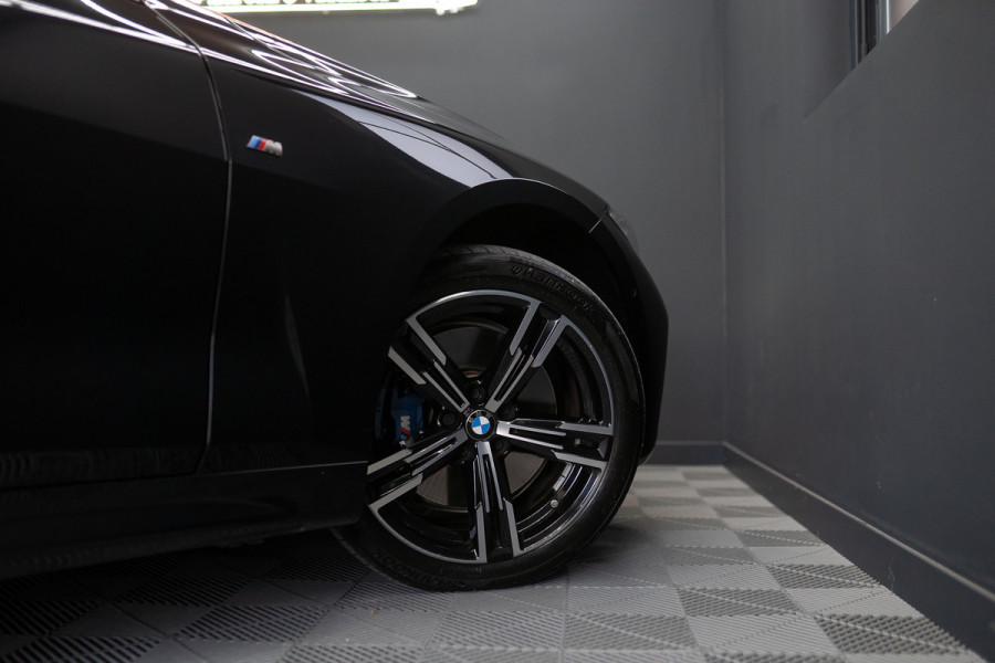 BMW 4 Serie Coupé M440i xDrive High Executive / Adaptive / Pano / 360 / Individual / Stoelverwarming / Memory / Carplay