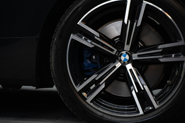 BMW 4 Serie Coupé M440i xDrive High Executive / Adaptive / Pano / 360 / Individual / Stoelverwarming / Memory / Carplay