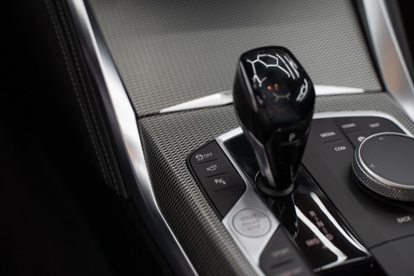 BMW 4 Serie Coupé M440i xDrive High Executive / Adaptive / Pano / 360 / Individual / Stoelverwarming / Memory / Carplay