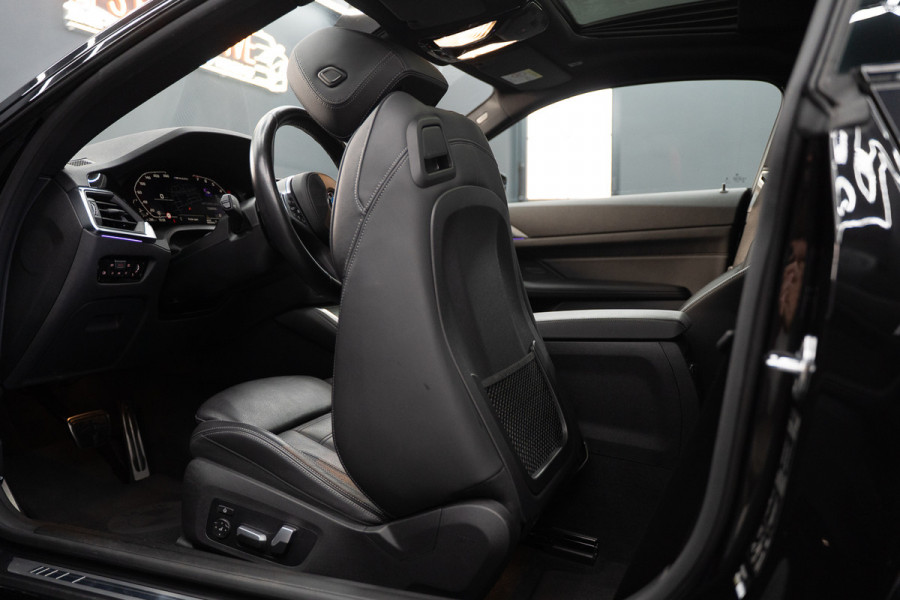 BMW 4 Serie Coupé M440i xDrive High Executive / Adaptive / Pano / 360 / Individual / Stoelverwarming / Memory / Carplay