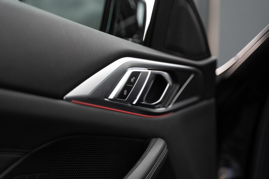 BMW 4 Serie Coupé M440i xDrive High Executive / Adaptive / Pano / 360 / Individual / Stoelverwarming / Memory / Carplay