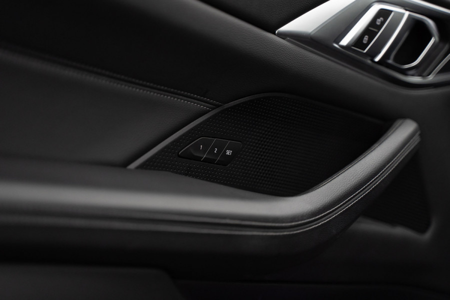 BMW 4 Serie Coupé M440i xDrive High Executive / Adaptive / Pano / 360 / Individual / Stoelverwarming / Memory / Carplay