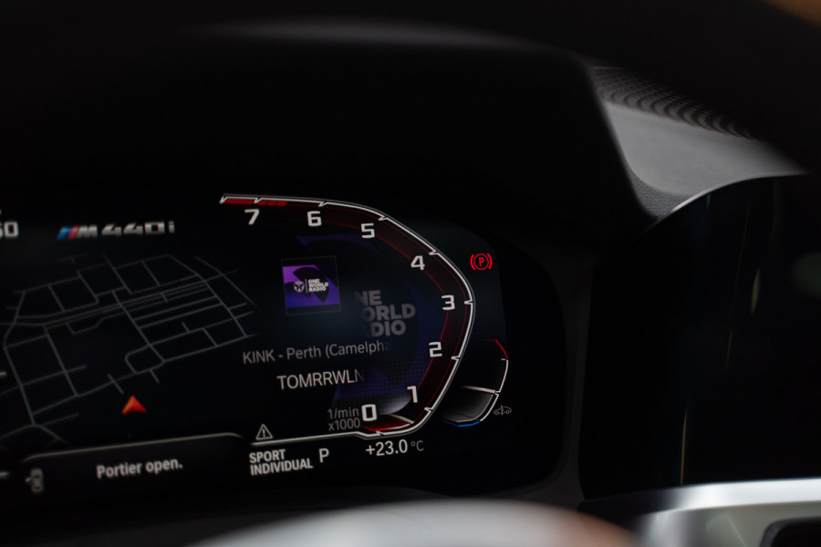 BMW 4 Serie Coupé M440i xDrive High Executive / Adaptive / Pano / 360 / Individual / Stoelverwarming / Memory / Carplay