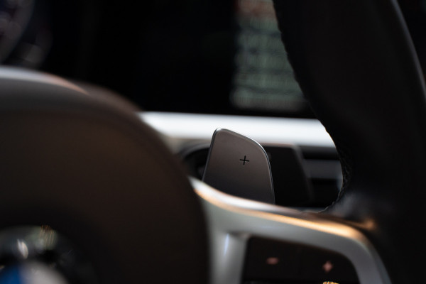 BMW 4 Serie Coupé M440i xDrive High Executive / Adaptive / Pano / 360 / Individual / Stoelverwarming / Memory / Carplay