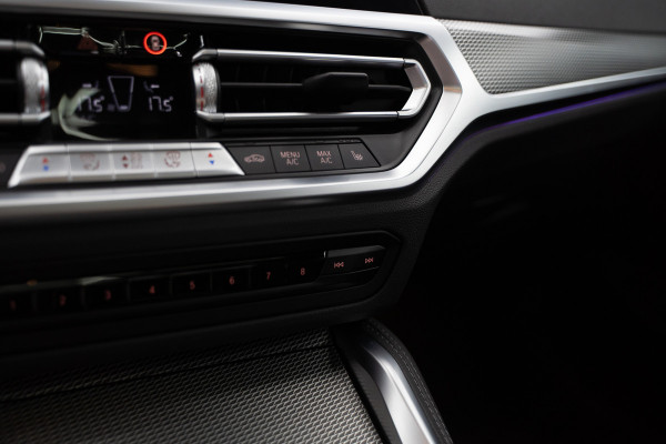 BMW 4 Serie Coupé M440i xDrive High Executive / Adaptive / Pano / 360 / Individual / Stoelverwarming / Memory / Carplay