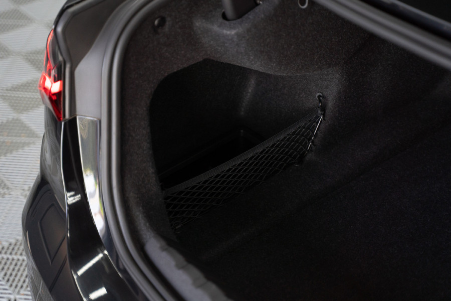 BMW 4 Serie Coupé M440i xDrive High Executive / Adaptive / Pano / 360 / Individual / Stoelverwarming / Memory / Carplay