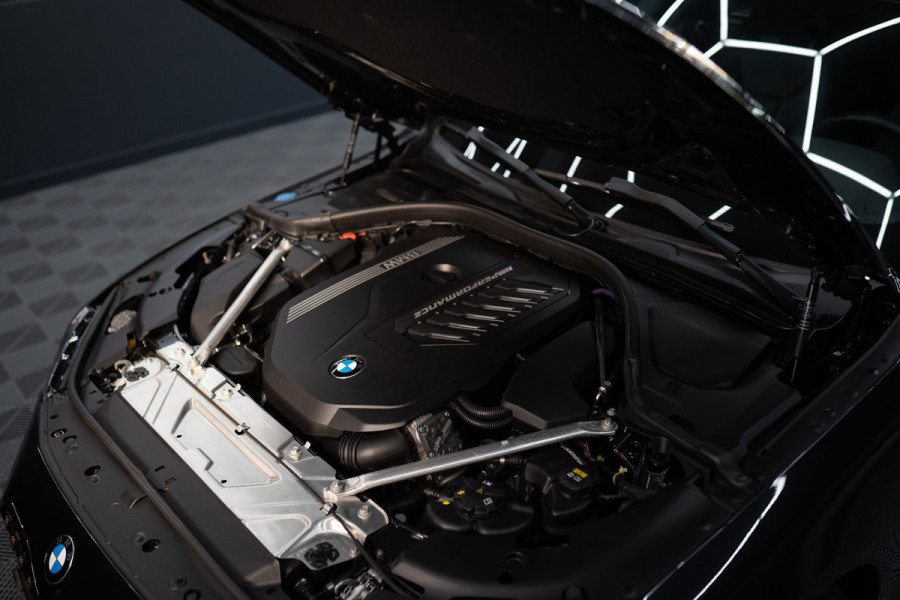 BMW 4 Serie Coupé M440i xDrive High Executive / Adaptive / Pano / 360 / Individual / Stoelverwarming / Memory / Carplay