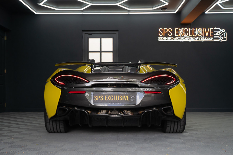 McLaren 570S Spider 570S / Lift / Keramisch / Novitec / Elite paint / Memory / Bowers & Wilkins / Soft close / Camera / LoJack Launch Edition Spider