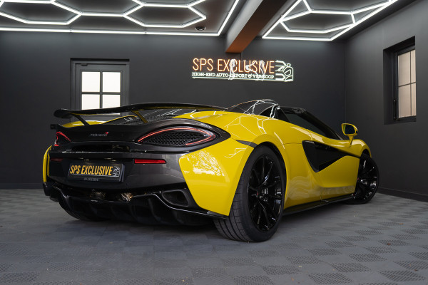 McLaren 570S Spider 570S / Lift / Keramisch / Novitec / Elite paint / Memory / Bowers & Wilkins / Soft close / Camera / LoJack Launch Edition Spider