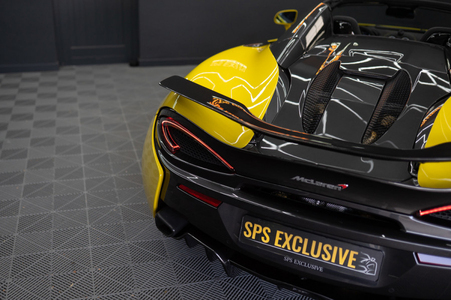 McLaren 570S Spider 570S / Lift / Keramisch / Novitec / Elite paint / Memory / Bowers & Wilkins / Soft close / Camera / LoJack Launch Edition Spider