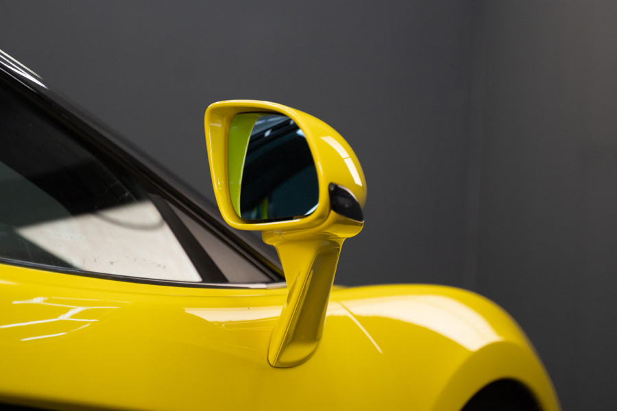 McLaren 570S Spider 570S / Lift / Keramisch / Novitec / Elite paint / Memory / Bowers & Wilkins / Soft close / Camera / LoJack Launch Edition Spider