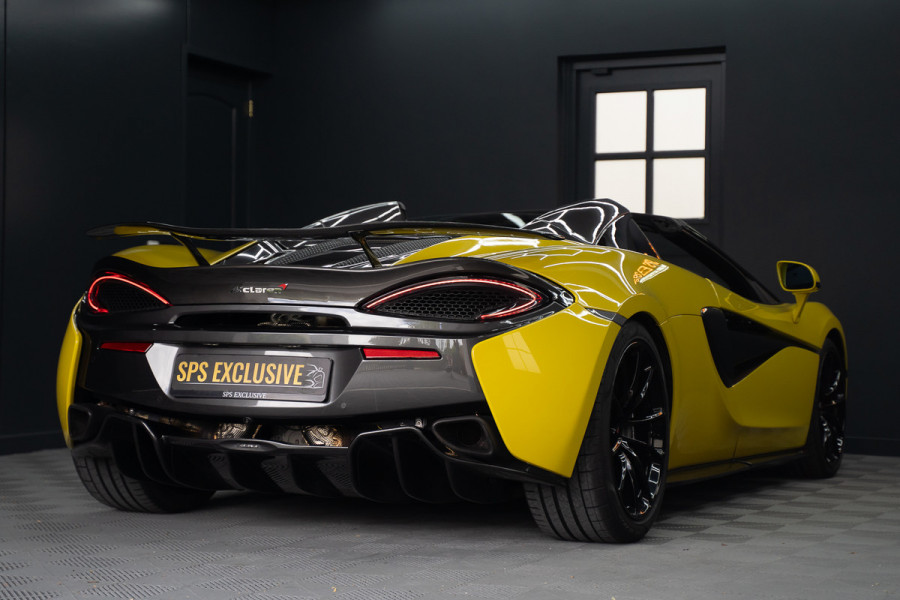 McLaren 570S Spider 570S / Lift / Keramisch / Novitec / Elite paint / Memory / Bowers & Wilkins / Soft close / Camera / LoJack Launch Edition Spider