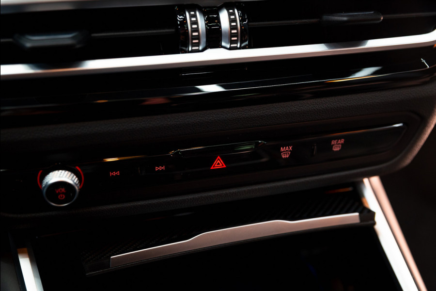 BMW 3 Serie M3 xDrive Competition / M-perf.parts / Pano / Carbon / Stoelverk. / H&k / HuD / Individual