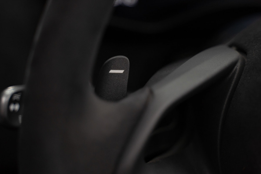 McLaren 570S Spider 570S / Lift / Keramisch / Novitec / Elite paint / Memory / Bowers & Wilkins / Soft close / Camera / LoJack Launch Edition Spider