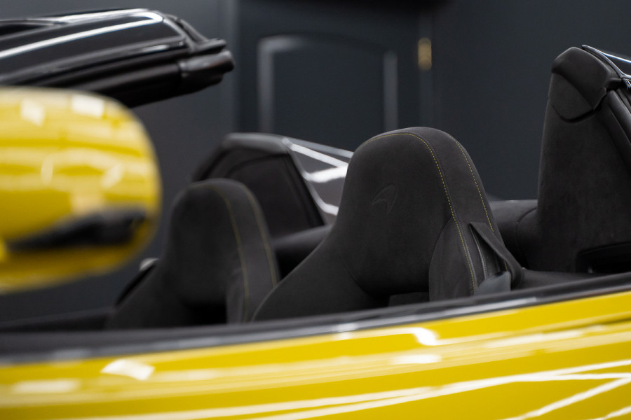 McLaren 570S Spider 570S / Lift / Keramisch / Novitec / Elite paint / Memory / Bowers & Wilkins / Soft close / Camera / LoJack Launch Edition Spider