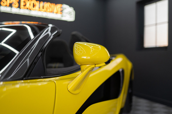 McLaren 570S Spider 570S / Lift / Keramisch / Novitec / Elite paint / Memory / Bowers & Wilkins / Soft close / Camera / LoJack Launch Edition Spider