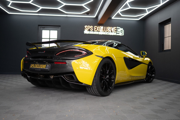 McLaren 570S Spider 570S / Lift / Keramisch / Novitec / Elite paint / Memory / Bowers & Wilkins / Soft close / Camera / LoJack Launch Edition Spider