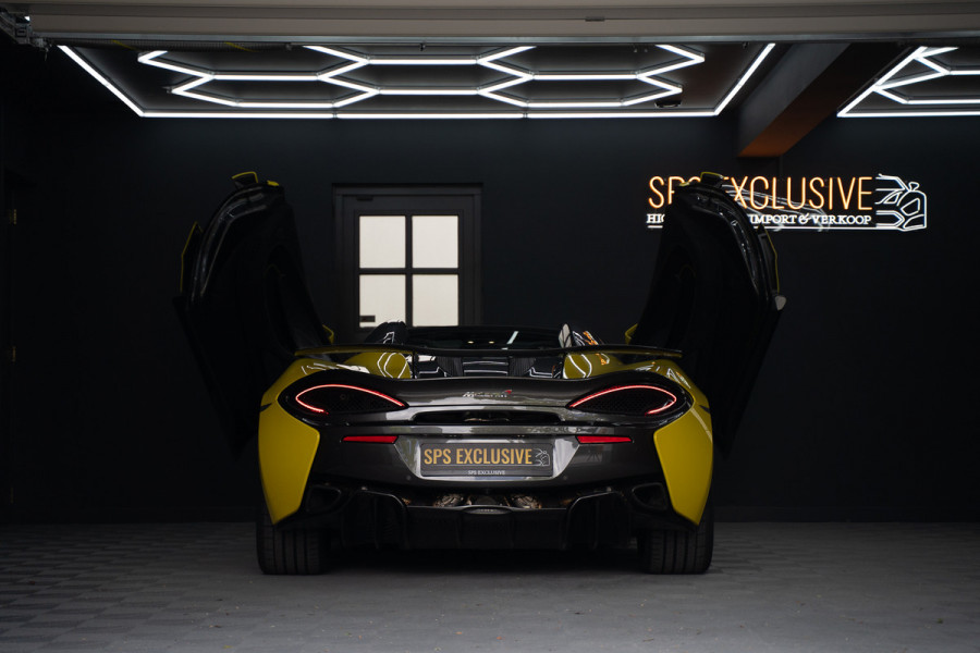 McLaren 570S Spider 570S / Lift / Keramisch / Novitec / Elite paint / Memory / Bowers & Wilkins / Soft close / Camera / LoJack Launch Edition Spider