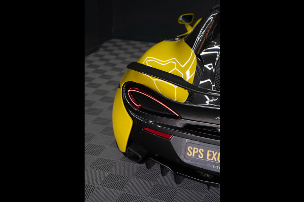 McLaren 570S Spider 570S / Lift / Keramisch / Novitec / Elite paint / Memory / Bowers & Wilkins / Soft close / Camera / LoJack Launch Edition Spider