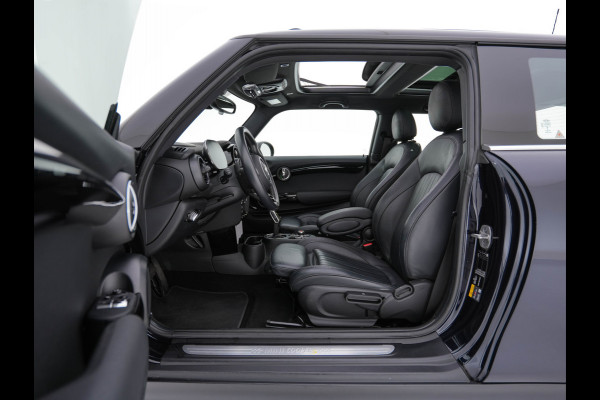 MINI Mini Electric Yours 33 kWh [ 3-Fase ] { SOH 100% } (INCL-BTW ) Aut.* HEATPUMP | PANO | LEATHER | DIGI-COCKPIT | HEAD-UP | FULL-LED | NAVI-FULLMAP | HEATED-SPORTSEATS | DAB | CRUISE | HARMAN/KARDON | CAMERA | KEYLESS | AMBIENTLIGHT | 17"ALU*