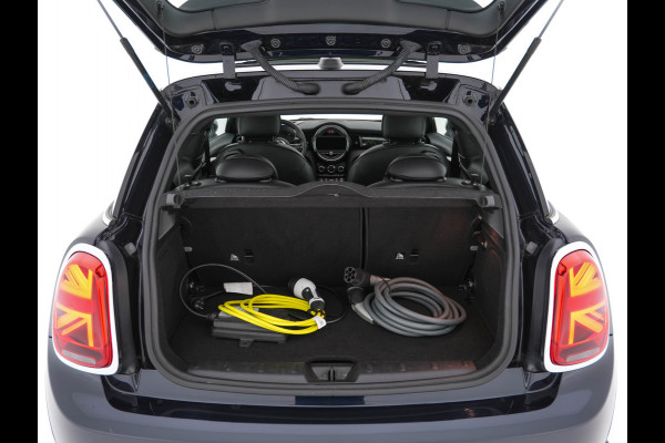 MINI Mini Electric Yours 33 kWh [ 3-Fase ] { SOH 100% } (INCL-BTW ) Aut.* HEATPUMP | PANO | LEATHER | DIGI-COCKPIT | HEAD-UP | FULL-LED | NAVI-FULLMAP | HEATED-SPORTSEATS | DAB | CRUISE | HARMAN/KARDON | CAMERA | KEYLESS | AMBIENTLIGHT | 17"ALU*