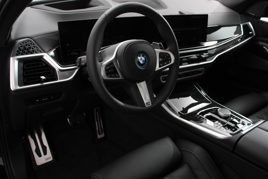 BMW X5 xDrive50e PHEV M-Sport Pro Launch Edition BMW X5 xDrive50e M-Sport Pro Launch Edition | Travel Pack | Innovation Pack | Comfort pack | Driving assistant pro | Trekhaak | Extra Getint Glas | M-Sport Pro
