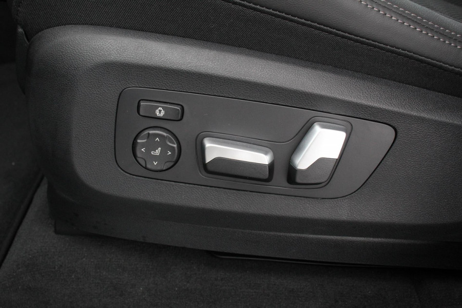 BMW X5 xDrive50e PHEV M-Sport Pro Launch Edition BMW X5 xDrive50e M-Sport Pro Launch Edition | Travel Pack | Innovation Pack | Comfort pack | Driving assistant pro | Trekhaak | Extra Getint Glas | M-Sport Pro