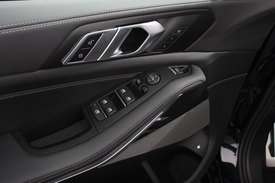 BMW X5 xDrive50e PHEV M-Sport Pro Launch Edition BMW X5 xDrive50e M-Sport Pro Launch Edition | Travel Pack | Innovation Pack | Comfort pack | Driving assistant pro | Trekhaak | Extra Getint Glas | M-Sport Pro