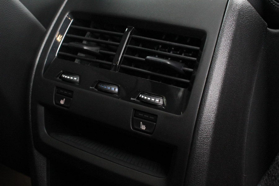 BMW X5 xDrive50e PHEV M-Sport Pro Launch Edition BMW X5 xDrive50e M-Sport Pro Launch Edition | Travel Pack | Innovation Pack | Comfort pack | Driving assistant pro | Trekhaak | Extra Getint Glas | M-Sport Pro