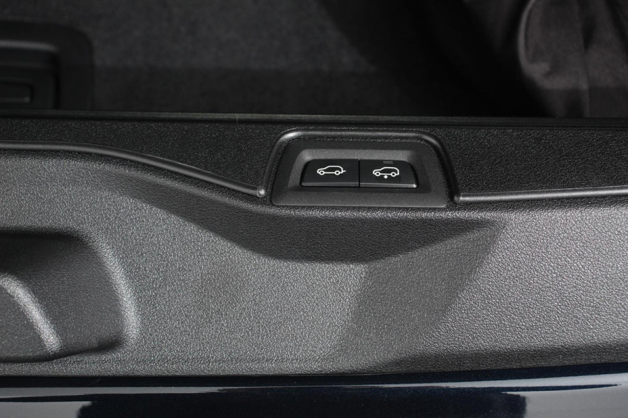 BMW X5 xDrive50e PHEV M-Sport Pro Launch Edition BMW X5 xDrive50e M-Sport Pro Launch Edition | Travel Pack | Innovation Pack | Comfort pack | Driving assistant pro | Trekhaak | Extra Getint Glas | M-Sport Pro