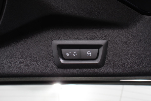 BMW X5 xDrive50e PHEV M-Sport Pro Launch Edition BMW X5 xDrive50e M-Sport Pro Launch Edition | Travel Pack | Innovation Pack | Comfort pack | Driving assistant pro | Trekhaak | Extra Getint Glas | M-Sport Pro