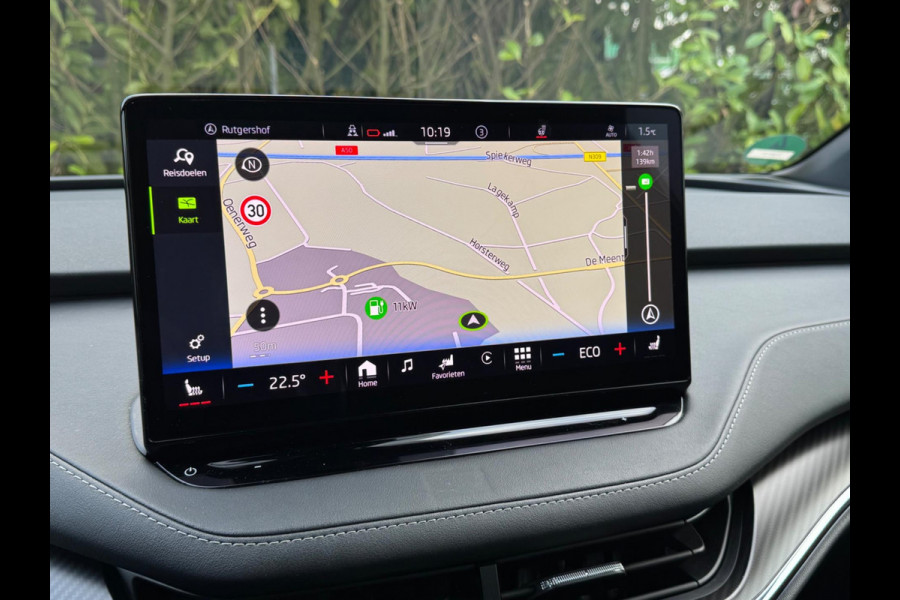 Škoda ENYAQ iV SPORTLINE PANORAMADAK STOELVERWARMING WARMTEPOMP NAP 1 EIGENAAR CARPLAY