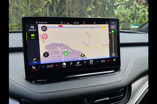 Škoda ENYAQ iV SPORTLINE PANORAMADAK STOELVERWARMING WARMTEPOMP NAP 1 EIGENAAR CARPLAY