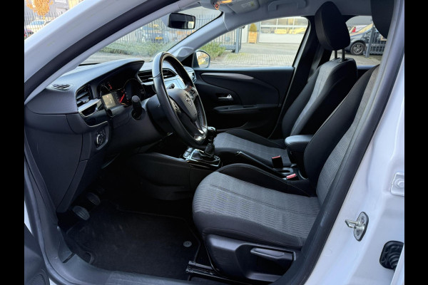 Opel Corsa 1.2 Turbo / 101 PK / Navigatie + Camera / ALL-Season / Park-Pilot / Donker Getinte Ramen / 1e Eigenaar / NED-Corsa