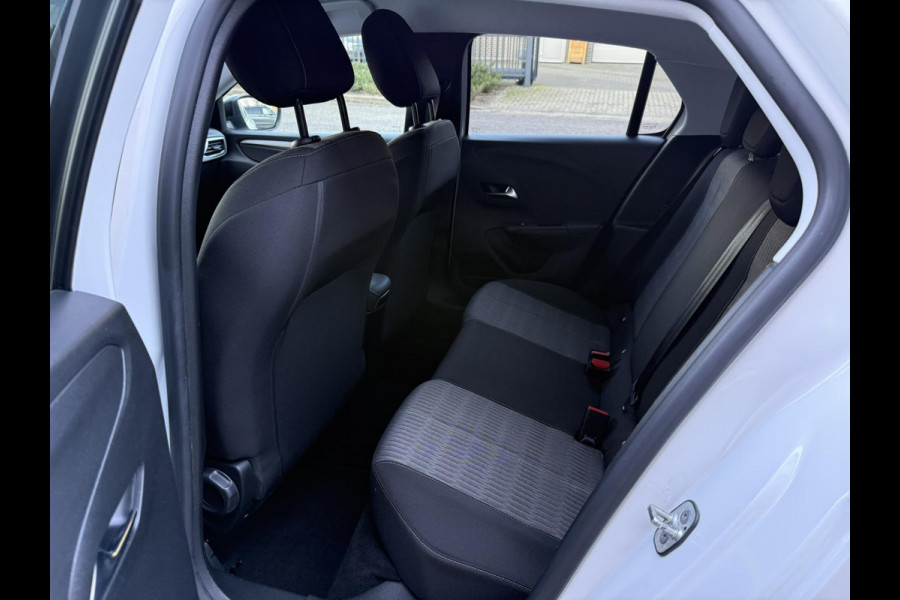 Opel Corsa 1.2 Turbo / 101 PK / Navigatie + Camera / ALL-Season / Park-Pilot / Donker Getinte Ramen / 1e Eigenaar / NED-Corsa