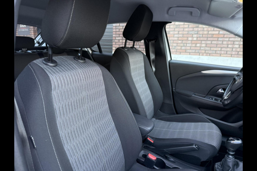 Opel Corsa 1.2 Turbo / 101 PK / Navigatie + Camera / ALL-Season / Park-Pilot / Donker Getinte Ramen / 1e Eigenaar / NED-Corsa