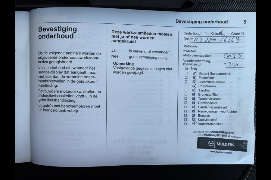 Opel Corsa 1.2 Turbo / 101 PK / Navigatie + Camera / ALL-Season / Park-Pilot / Donker Getinte Ramen / 1e Eigenaar / NED-Corsa