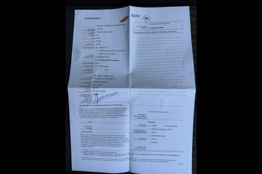 Opel Corsa 1.2 Turbo / 101 PK / Navigatie + Camera / ALL-Season / Park-Pilot / Donker Getinte Ramen / 1e Eigenaar / NED-Corsa