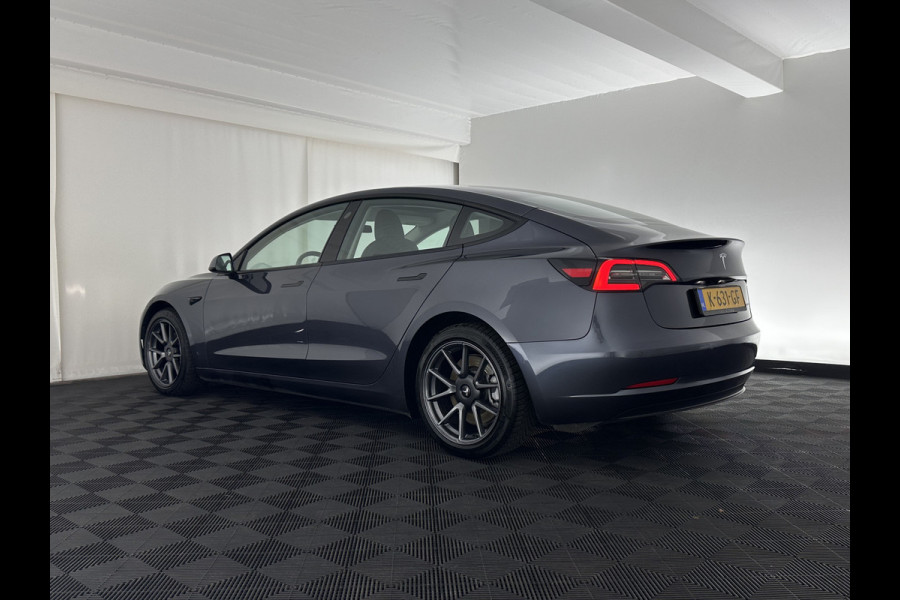Tesla Model 3 Long Range AWD 75 kWh [ 3-Fase ] {SOH-87%} (INCL-BTW) Aut. *PANO | AUTO-PILOT | LEATHER | KEYLESS | FULL-LED | MEMORY-PACK | TOP-VIEW | DAB | CARPLAY | DIGI-COCKPIT | LANE-ASSIST | COMFORT-SEATS | 18"ALU*