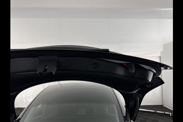 Tesla Model 3 Long Range AWD 75 kWh [ 3-Fase ] {SOH-87%} (INCL-BTW) Aut. *PANO | AUTO-PILOT | LEATHER | KEYLESS | FULL-LED | MEMORY-PACK | TOP-VIEW | DAB | CARPLAY | DIGI-COCKPIT | LANE-ASSIST | COMFORT-SEATS | 18"ALU*