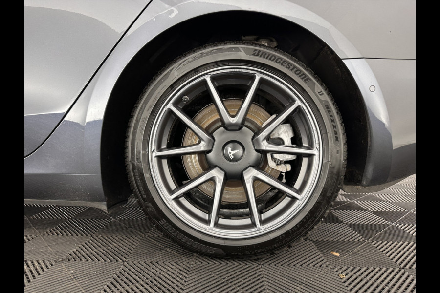 Tesla Model 3 Long Range AWD 75 kWh [ 3-Fase ] {SOH-87%} (INCL-BTW) Aut. *PANO | AUTO-PILOT | LEATHER | KEYLESS | FULL-LED | MEMORY-PACK | TOP-VIEW | DAB | CARPLAY | DIGI-COCKPIT | LANE-ASSIST | COMFORT-SEATS | 18"ALU*