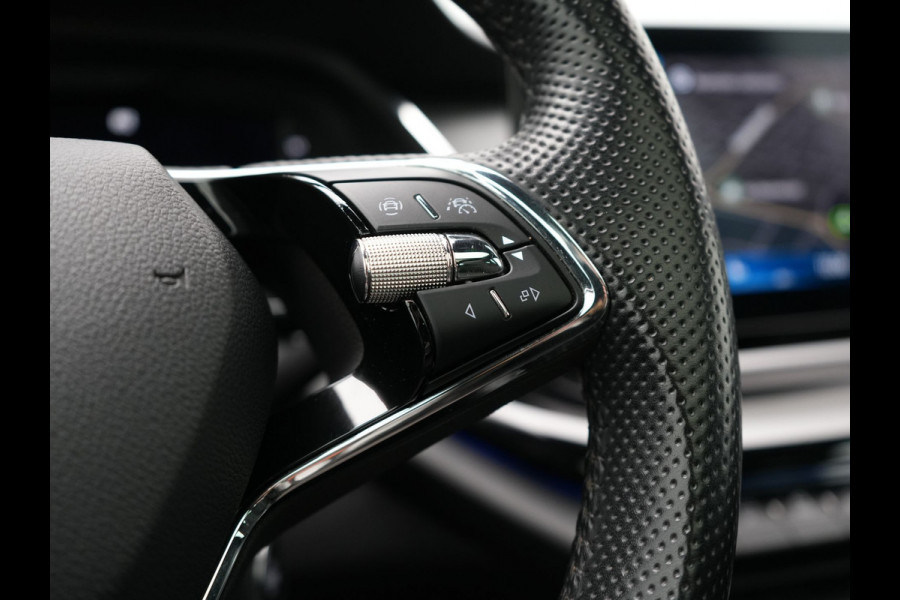 Škoda Octavia Combi 1.4 TSI iV Business Edition Plus 205pk Dealer O.H. PHEV | Panodak | Adaptive Cruise | Head Up | Camera | Canton Audio | RS Sportstoelen Memory & Verwarmd | Sfeerverlichting | Apple Carplay | Keyless | Blis | Virtual | Navigatie | DAB |