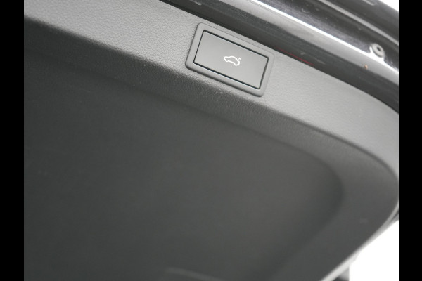 Škoda Octavia Combi 1.4 TSI iV Business Edition Plus 205pk Dealer O.H. PHEV | Panodak | Adaptive Cruise | Head Up | Camera | Canton Audio | RS Sportstoelen Memory & Verwarmd | Sfeerverlichting | Apple Carplay | Keyless | Blis | Virtual | Navigatie | DAB |