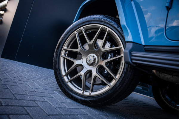 Mercedes-Benz G-Klasse AMG G63 Facelift - Carbon Pakket | Manufaktur China Blue | Panorama | Nappa leder