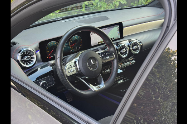 Mercedes-Benz CLA-Klasse 200 AMG AMBIANCE VERLICHTING STOELVERWARMING NAP EERSTE EIGENAAR