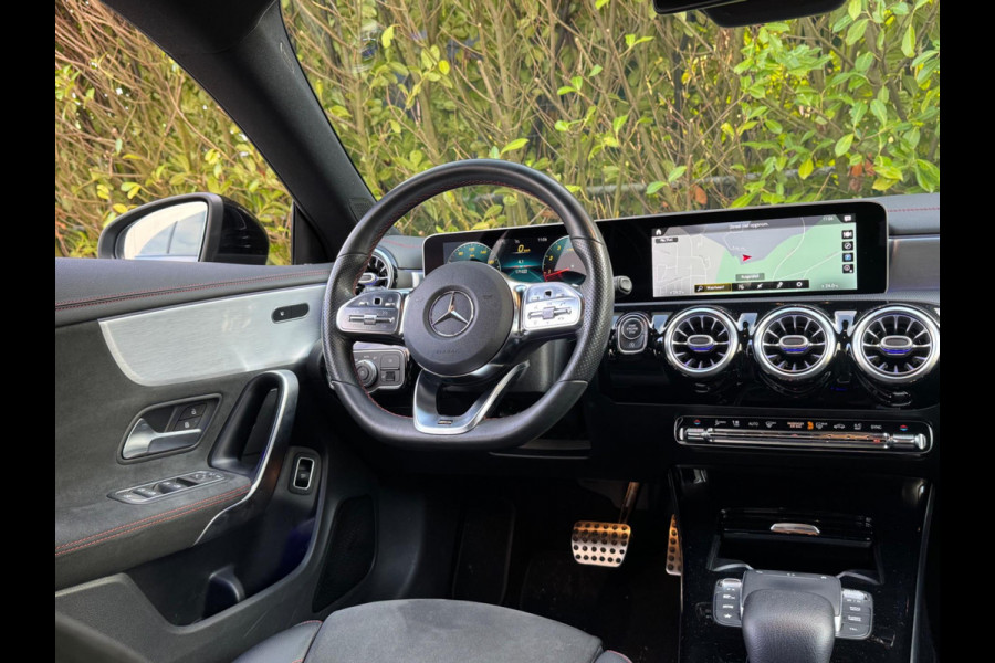 Mercedes-Benz CLA-Klasse 200 AMG AMBIANCE VERLICHTING STOELVERWARMING NAP EERSTE EIGENAAR