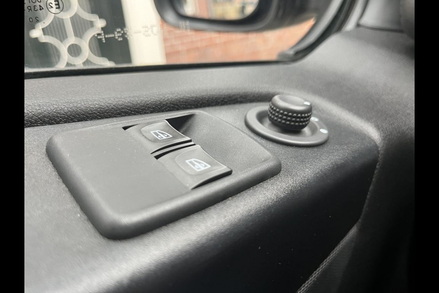 Renault Trafic 2.0 dCi 120pk E6 R-link BPM Vrij! Lease €296 p/m, Bott inrichting, Airco, Navi, PDC, Cruise controle, Onderhoudshistorie aanwezig