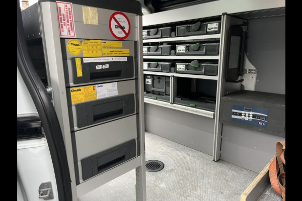 Renault Trafic 2.0 dCi 120pk E6 R-link BPM Vrij! Lease €296 p/m, Bott inrichting, Airco, Navi, PDC, Cruise controle, Onderhoudshistorie aanwezig