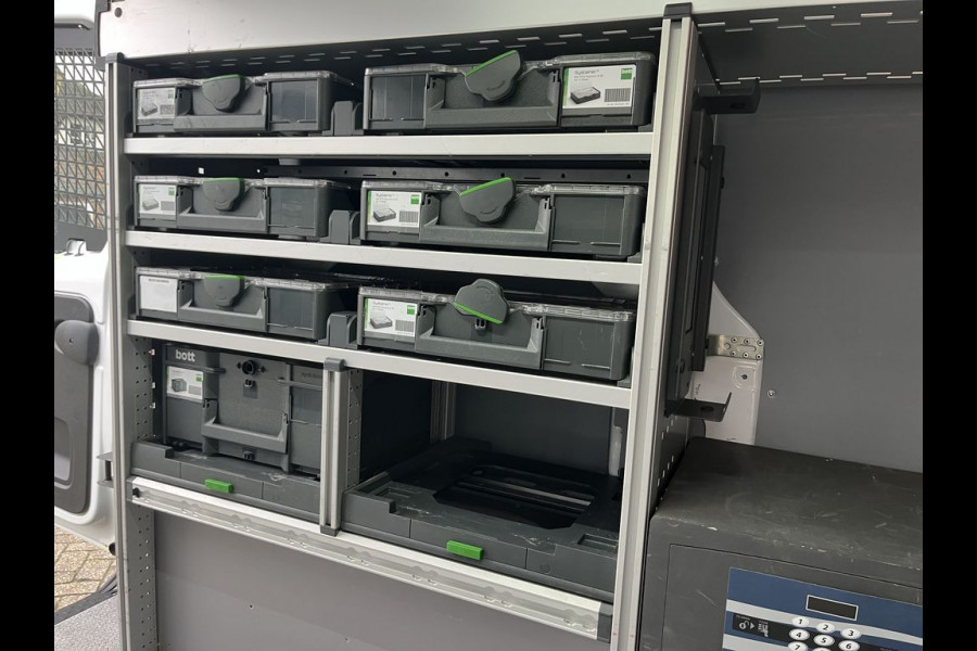 Renault Trafic 2.0 dCi 120pk E6 R-link BPM Vrij! Lease €296 p/m, Bott inrichting, Airco, Navi, PDC, Cruise controle, Onderhoudshistorie aanwezig